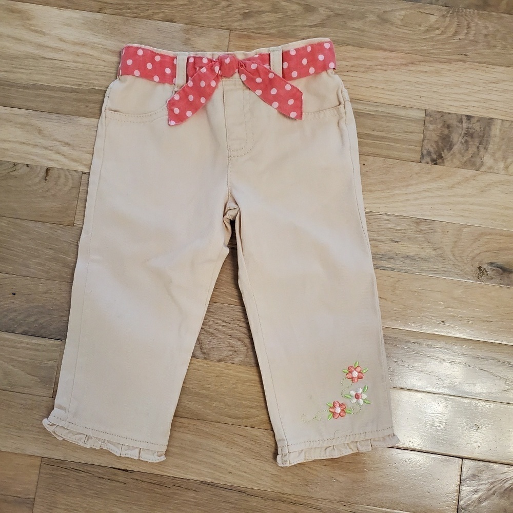 Adorable girl's pants. Size 4